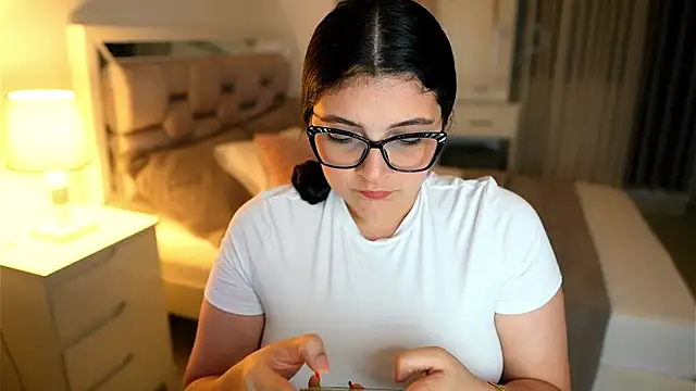 Camilaa bueno online show from December 2025 11:18:02 PM