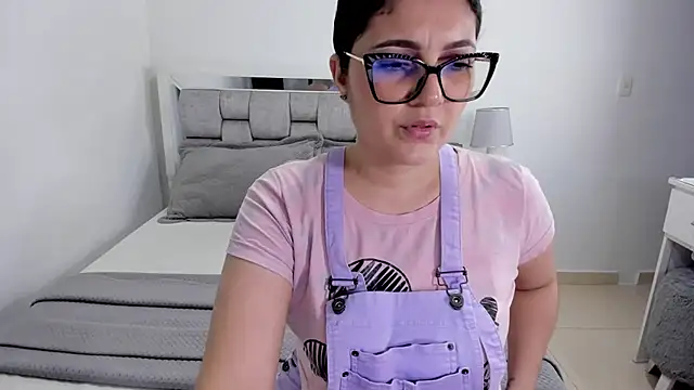 Snapshot of Camilaa_bueno chatting on July 2026 02:05:17 AM Camilaa bueno online show from July 2026 02:05:17 AM