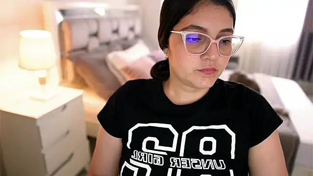 Camilaa bueno online show from November 2025 03:44:02 PM