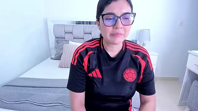 Camilaa bueno online show from May 2026 12:49:02 AM