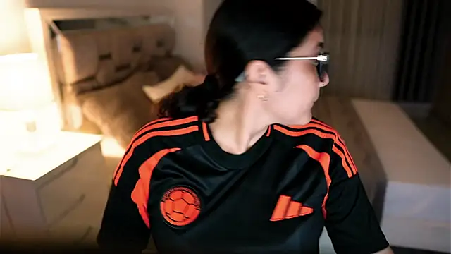 Camilaa bueno online show from September 2025 04:08:02 AM