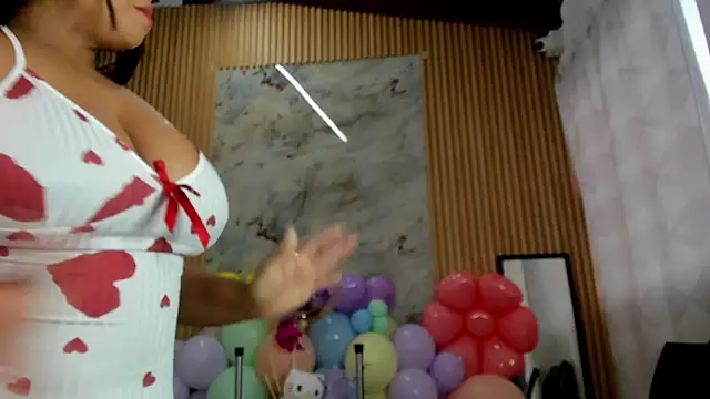 Any topless online show from April 2026 11:02:01 AM