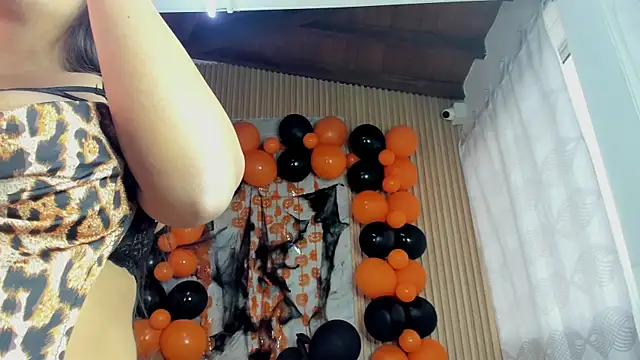 Snapshot of Any_topless chatting on November 2025 11:04:01 AM Any topless online show from November 2025 11:04:01 AM