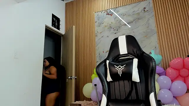 Any topless online show from April 2026 11:05:01 AM