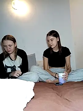 ella grays online show from October 2025 06:42:02 PM