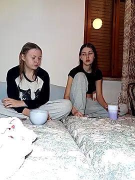 ella grays online show from October 2025 06:41:02 PM