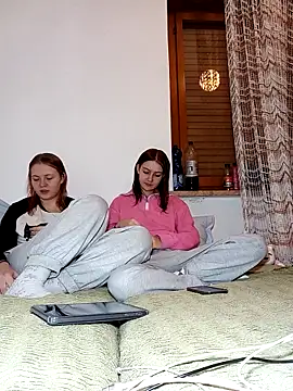 ella grays online show from November 2025 05:12:01 PM