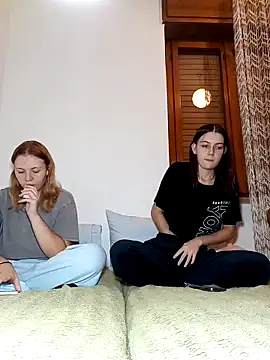 ella grays online show from October 2025 06:16:01 PM