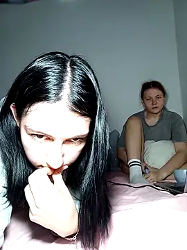 ella grays online show from April 2026 05:04:02 PM