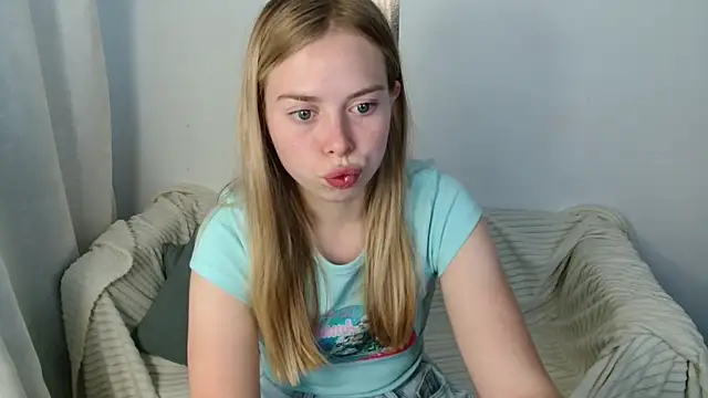 Snapshot of sofiaa_here chatting on July 2026 12:06:02 AM sofiaa here online show from July 2026 12:06:02 AM