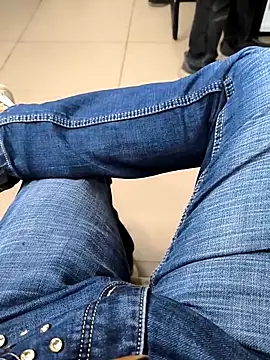 Snapshot of faaseel chatting on October 2025 05:53:02 AM faaseel online show from October 2025 05:53:02 AM