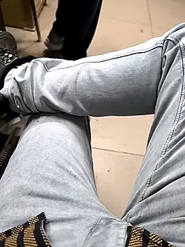 Snapshot of faaseel chatting on September 2025 10:28:02 AM faaseel online show from September 2025 10:28:02 AM