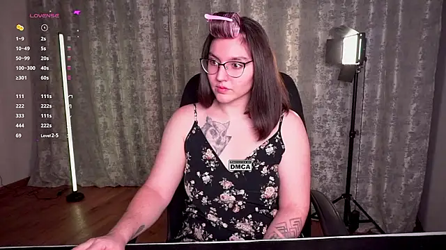 Hoot owl cb online show from February 2026 05:03:01 PM