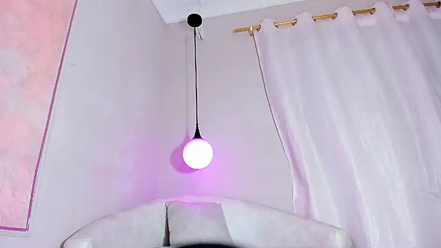 anna lorenss online show from October 2025 11:45:02 AM