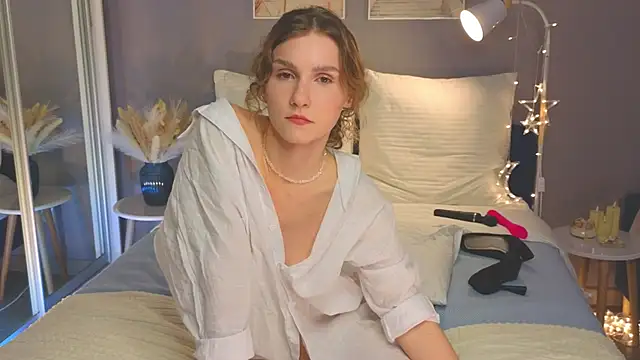 Snapshot of KarinaCurly chatting on January 2025 12:30:01 AM KarinaCurly online show from January 2025 12:30:01 AM