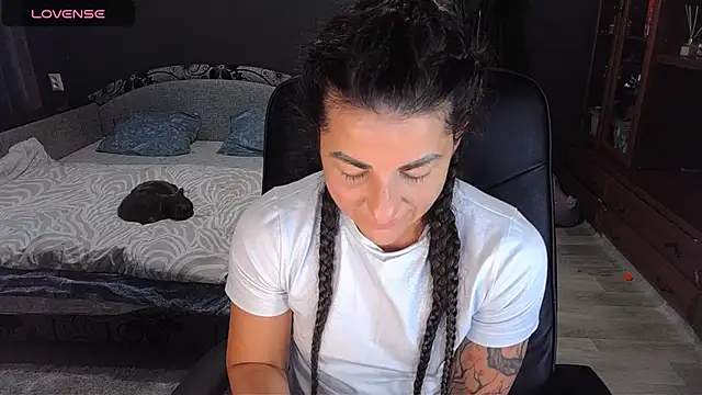 Aria Dl online show from November 2025 12:31:01 PM