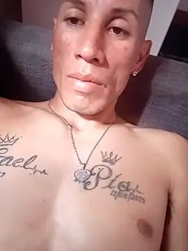 FlacoDani online show from April 2026 05:19:01 PM