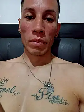 Snapshot of FlacoDani chatting on October 2025 03:22:02 PM FlacoDani online show from October 2025 03:22:02 PM