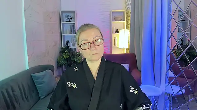 Snapshot of AlexandraKind chatting on October 2025 08:42:02 PM AlexandraKind online show from October 2025 08:42:02 PM