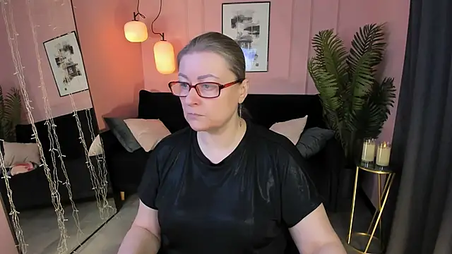 AlexandraKind online show from February 2026 01:42:02 PM