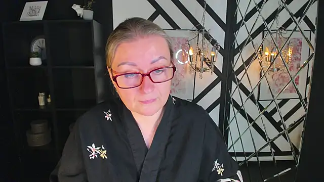 Snapshot of AlexandraKind chatting on October 2025 01:45:01 PM AlexandraKind online show from October 2025 01:45:01 PM