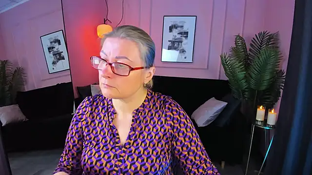 Snapshot of AlexandraKind chatting on October 2025 01:43:02 PM AlexandraKind online show from October 2025 01:43:02 PM