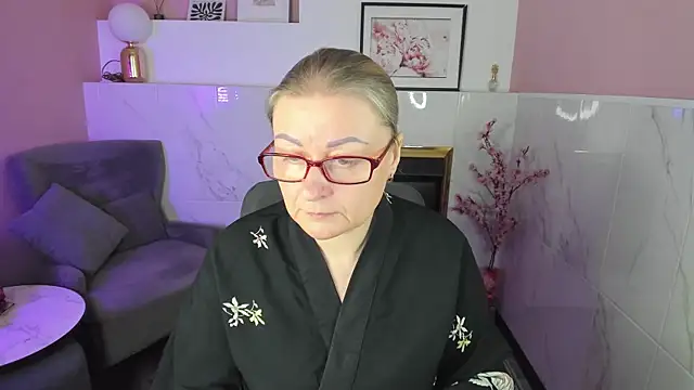 Snapshot of AlexandraKind chatting on November 2025 08:42:02 PM AlexandraKind online show from November 2025 08:42:02 PM