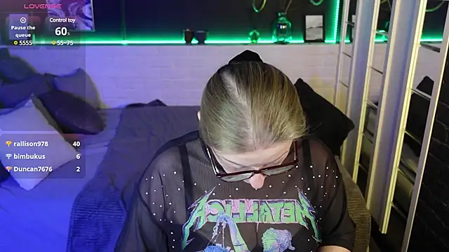 Snapshot of AlexandraKind chatting on March 2025 02:26:01 AM AlexandraKind online show from March 2025 02:26:01 AM