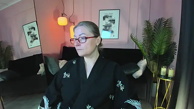 Snapshot of AlexandraKind chatting on October 2025 01:46:02 PM AlexandraKind online show from October 2025 01:46:02 PM