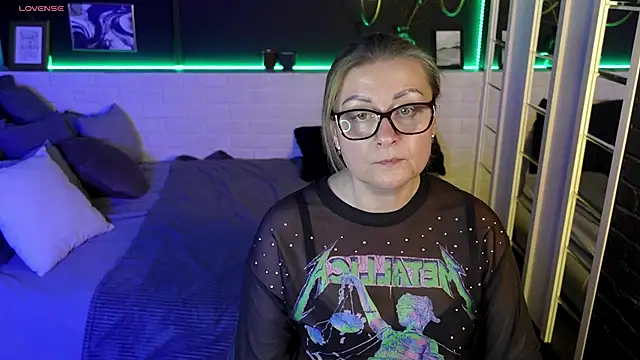 Snapshot of AlexandraKind chatting on March 2025 04:47:02 PM AlexandraKind online show from March 2025 04:47:02 PM