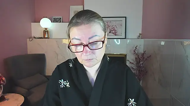 Snapshot of AlexandraKind chatting on November 2025 01:36:02 PM AlexandraKind online show from November 2025 01:36:02 PM