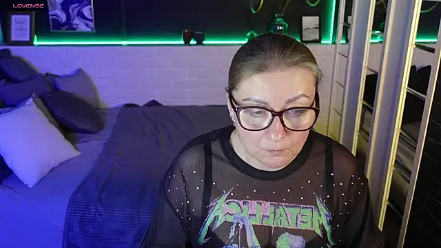 Snapshot of AlexandraKind chatting on March 2025 08:04:01 PM AlexandraKind online show from March 2025 08:04:01 PM