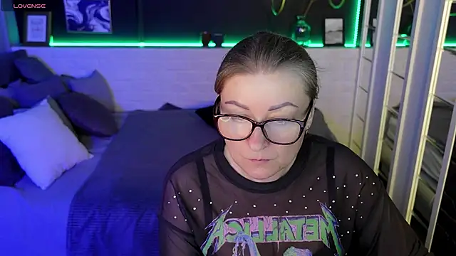 Snapshot of AlexandraKind chatting on March 2025 01:41:01 PM AlexandraKind online show from March 2025 01:41:01 PM