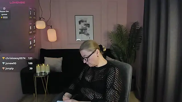 Snapshot of AlexandraKind chatting on March 2025 03:24:01 AM AlexandraKind online show from March 2025 03:24:01 AM