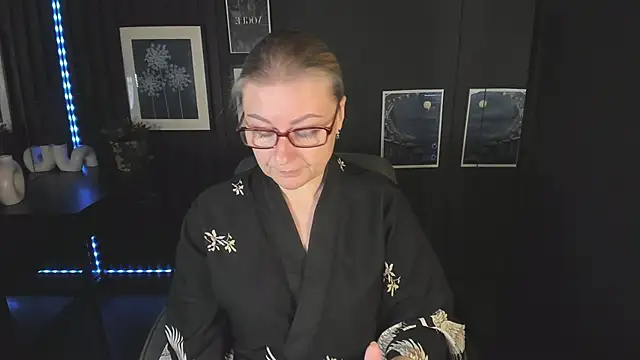 Snapshot of AlexandraKind chatting on September 2025 01:28:02 PM AlexandraKind online show from September 2025 01:28:02 PM