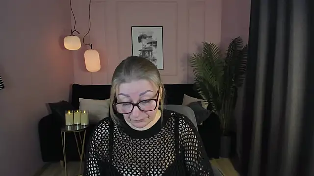 Snapshot of AlexandraKind chatting on March 2025 09:15:02 PM AlexandraKind online show from March 2025 09:15:02 PM