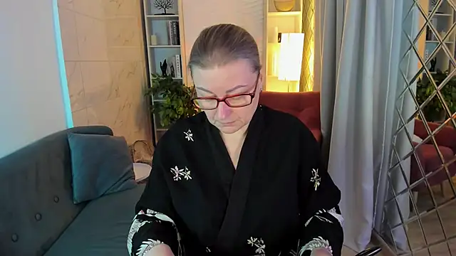 Snapshot of AlexandraKind chatting on November 2025 08:35:01 PM AlexandraKind online show from November 2025 08:35:01 PM