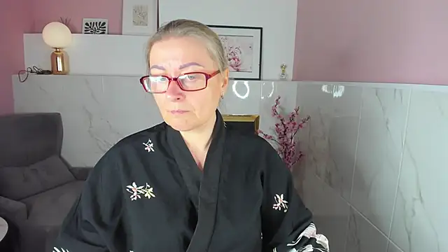 Snapshot of AlexandraKind chatting on October 2025 01:35:01 PM AlexandraKind online show from October 2025 01:35:01 PM