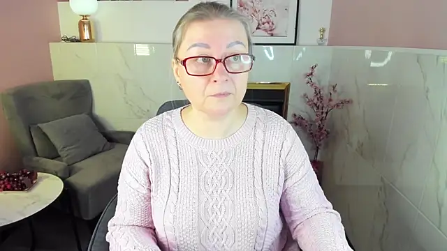 Snapshot of AlexandraKind chatting on November 2025 03:23:01 PM AlexandraKind online show from November 2025 03:23:01 PM