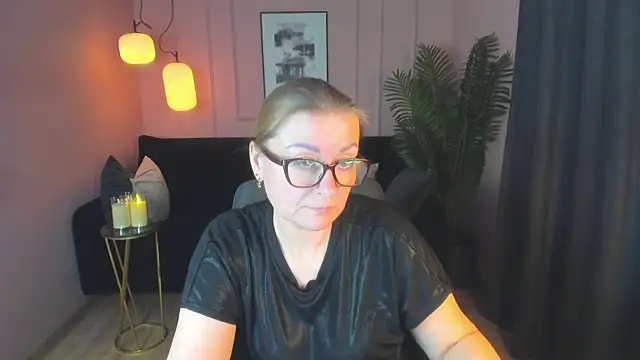 Snapshot of AlexandraKind chatting on March 2025 11:02:02 PM AlexandraKind online show from March 2025 11:02:02 PM