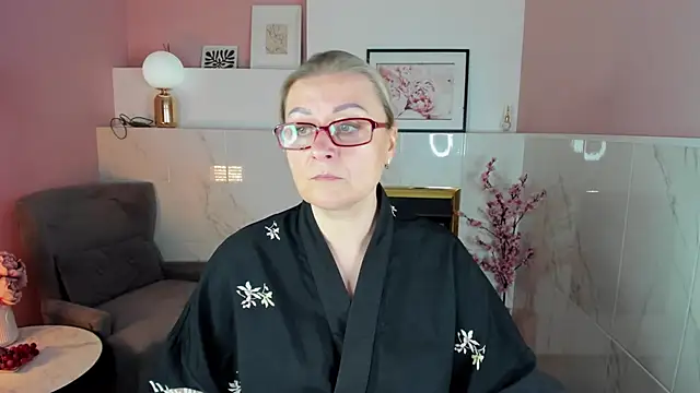 Snapshot of AlexandraKind chatting on October 2025 01:35:02 PM AlexandraKind online show from October 2025 01:35:02 PM