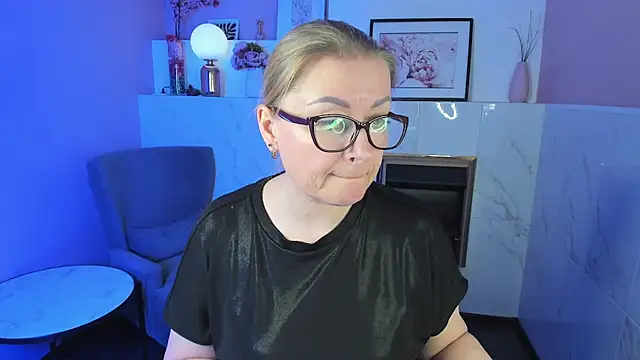 Snapshot of AlexandraKind chatting on March 2025 07:59:01 PM AlexandraKind online show from March 2025 07:59:01 PM