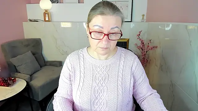 Snapshot of AlexandraKind chatting on November 2025 08:42:02 PM AlexandraKind online show from November 2025 08:42:02 PM