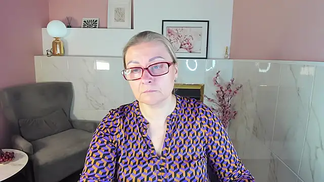 Snapshot of AlexandraKind chatting on October 2025 01:44:02 PM AlexandraKind online show from October 2025 01:44:02 PM