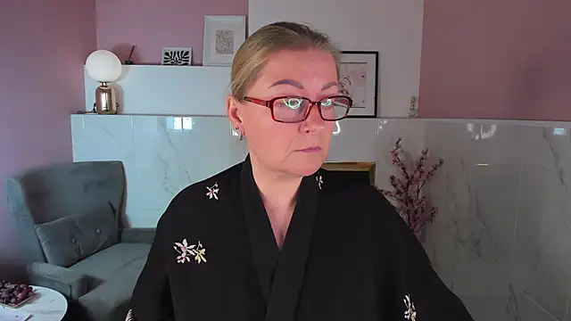 Snapshot of AlexandraKind chatting on September 2025 01:40:01 PM AlexandraKind online show from September 2025 01:40:01 PM