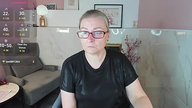 Snapshot of AlexandraKind chatting on September 2025 01:44:02 PM AlexandraKind online show from September 2025 01:44:02 PM