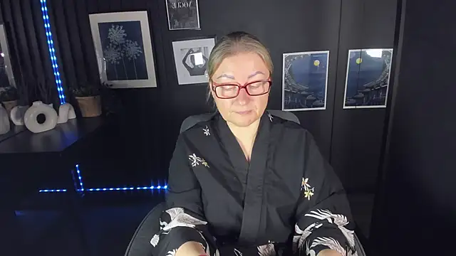 Snapshot of AlexandraKind chatting on October 2025 01:44:01 PM AlexandraKind online show from October 2025 01:44:01 PM