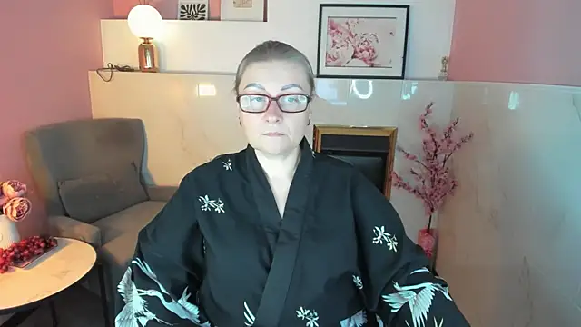 Snapshot of AlexandraKind chatting on November 2025 08:46:02 PM AlexandraKind online show from November 2025 08:46:02 PM