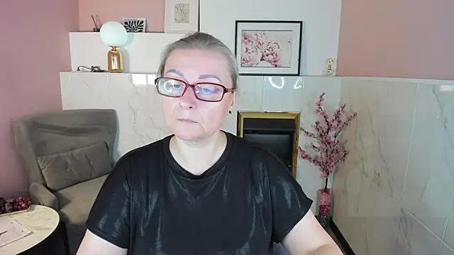 Snapshot of AlexandraKind chatting on September 2025 01:33:01 PM AlexandraKind online show from September 2025 01:33:01 PM