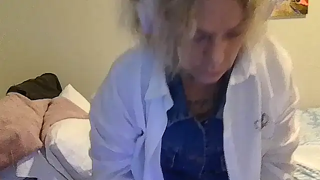 housewife shantie online show from May 2026 05:16:02 PM
